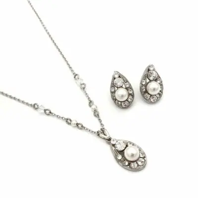 Swarovski crystal and pearl pendant necklace set