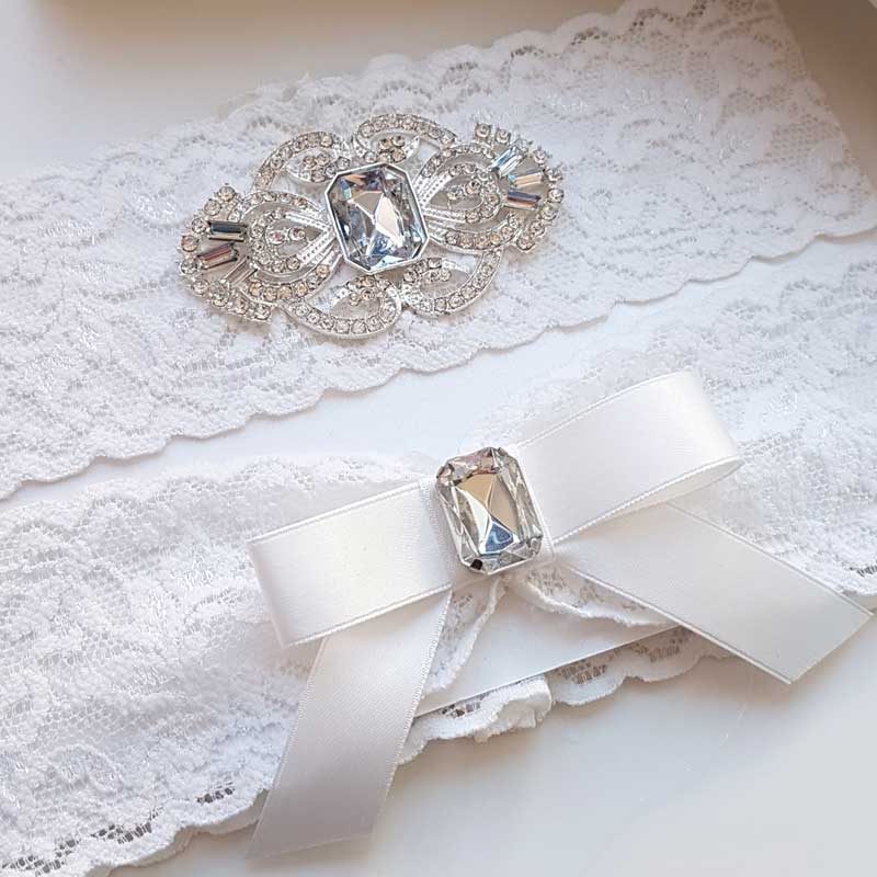 white lace garter set