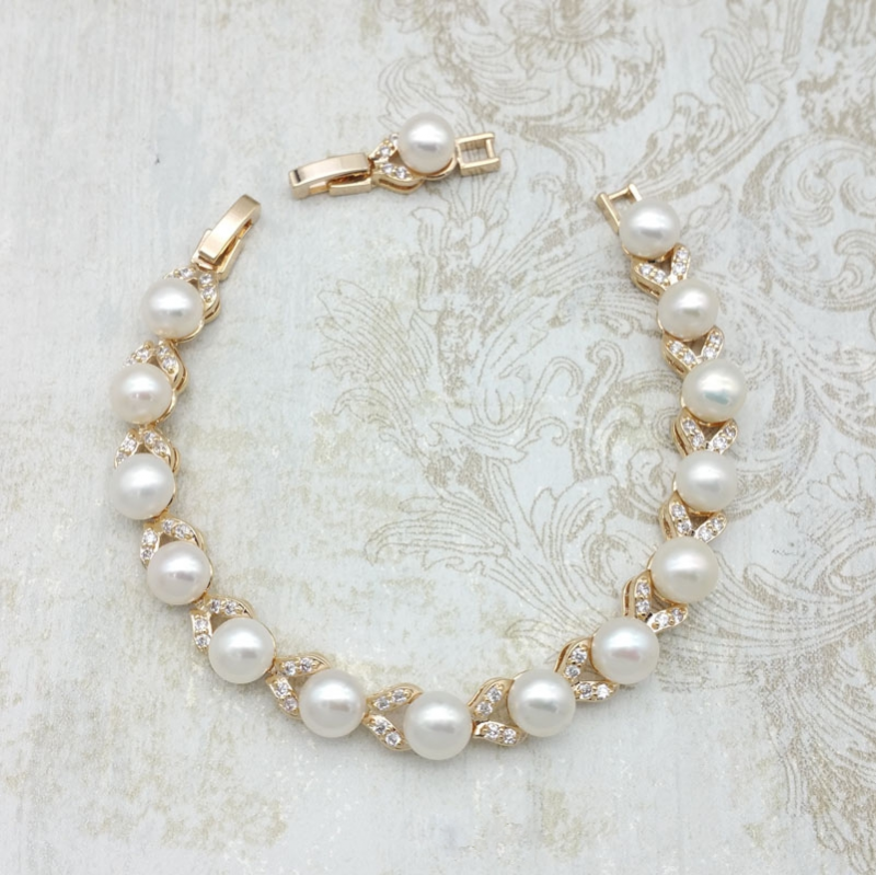 Gold pearl bridal bracelet