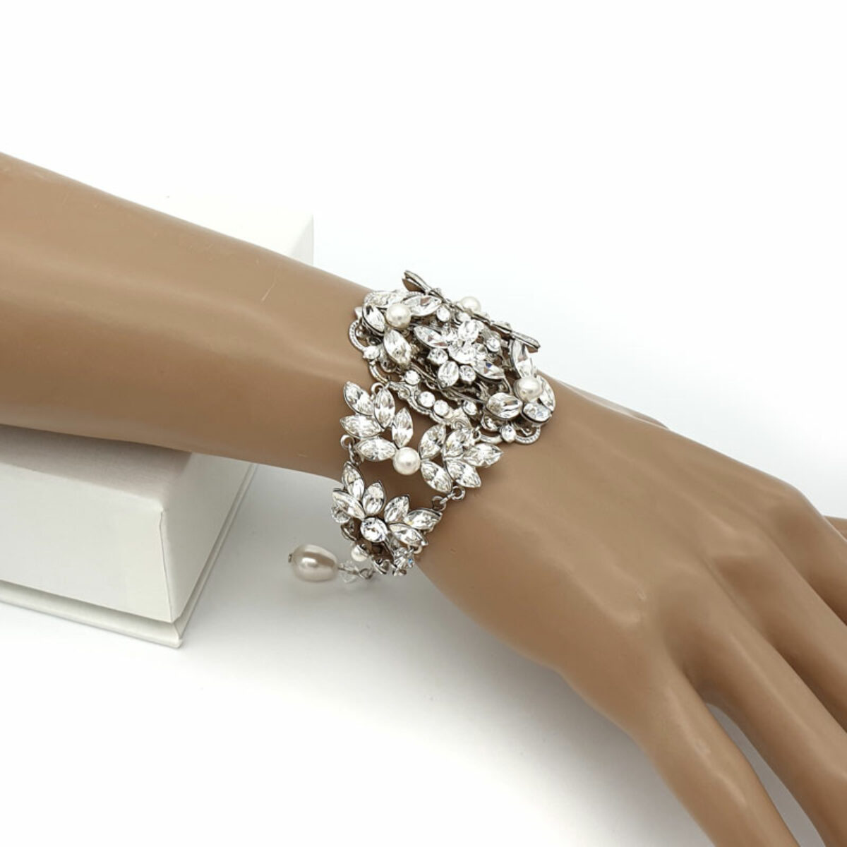 Crystal Pearl Bracelet Absolutely Love, Love, Love!