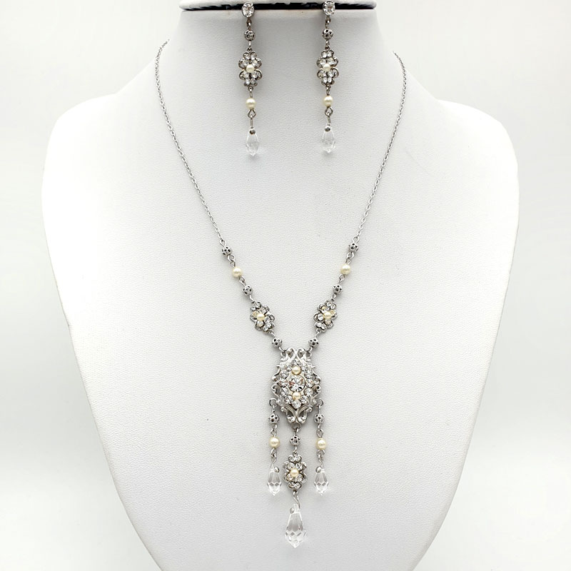 Long pendant pearl and crystal necklace set