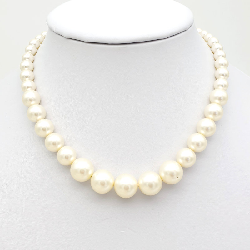 Pearl bridal necklace