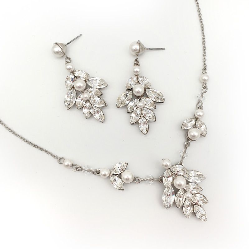 Swarovski pearl and crystal bridal necklace set