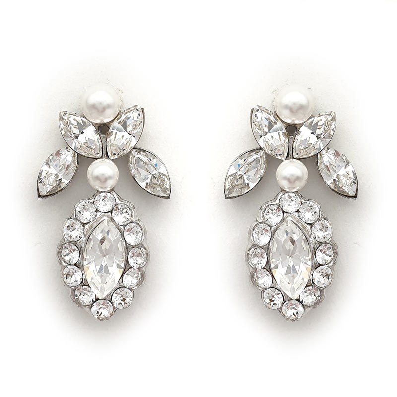 Crystal and pearl detailed studs