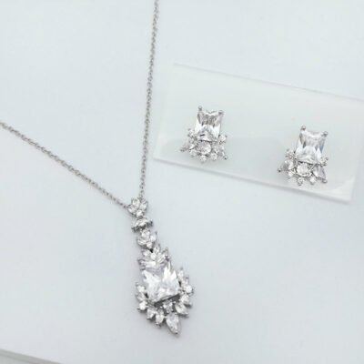 Silver pendant necklace set